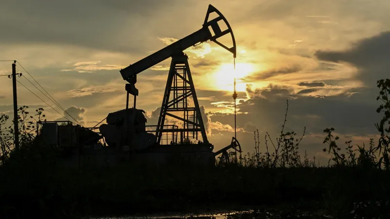 Los precios del petróleo caen un 5% ante las tensiones en Oriente Medio