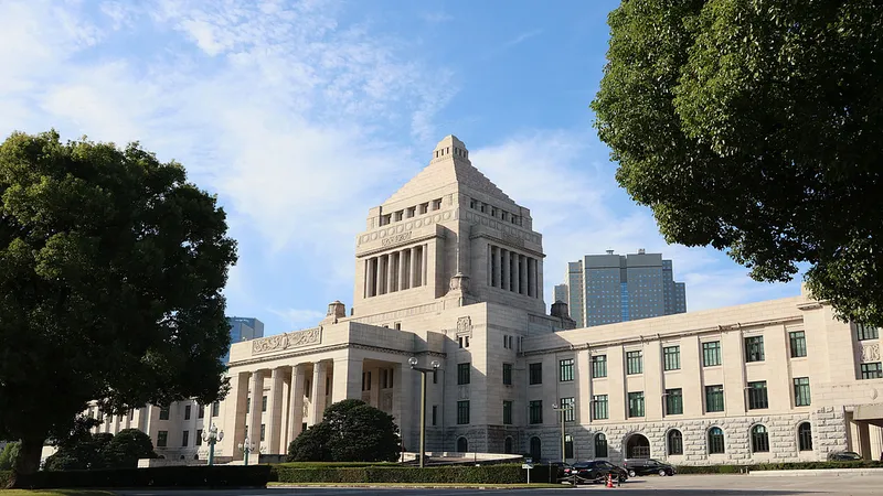 China condena a los políticos japoneses por enviar ofrendas rituales y visitar el Santuario de Yasukuni