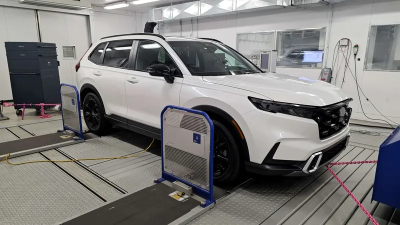 No solo los coches eléctricos: el frío también dispara el consumo de los coches híbridos hasta un 23 %