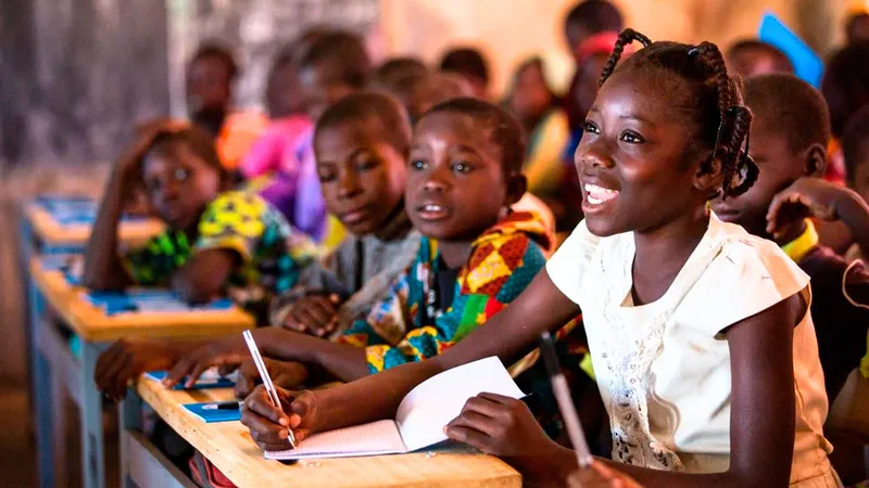Burkina Faso impulsa reforma educativa para romper con la herencia colonial