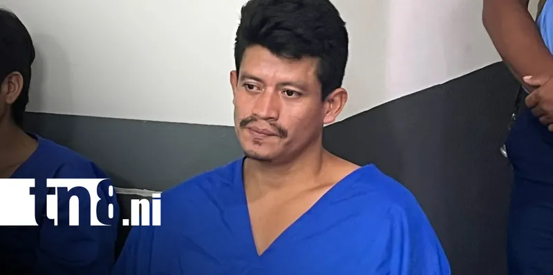 ¡Ni los pantalones se salvaron! Sujeto es acusado de robar en el Distrito VII...