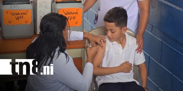 Vacunas contra el VPH llegan a colegio en el barrio Georgino Andrade, Managua