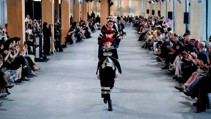 Regresar a las raíces: la ancestralidad futurista ecuatoriana conquista la moda internacional