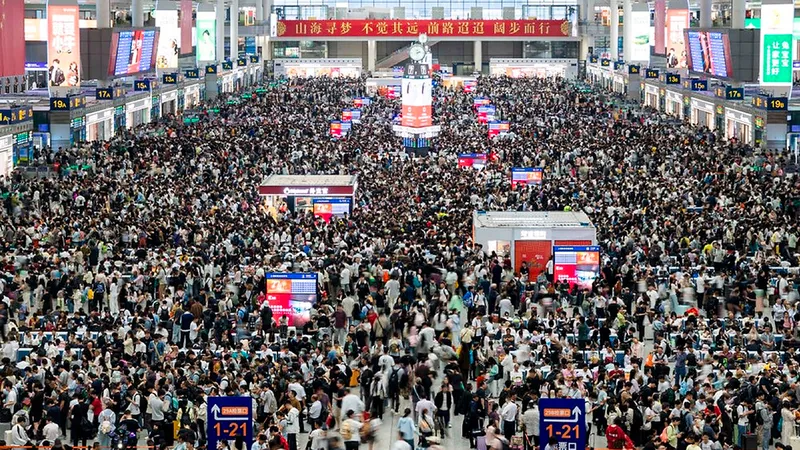 China moviliza más de 2,100 millones de viajes durante la Semana Dorada