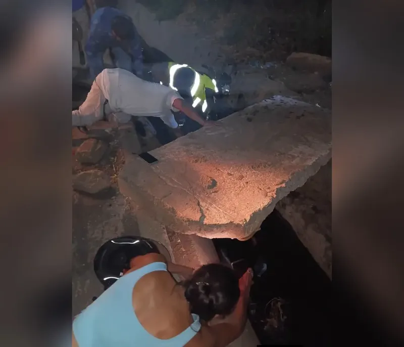 Muere motociclista al caer a un cauce en León