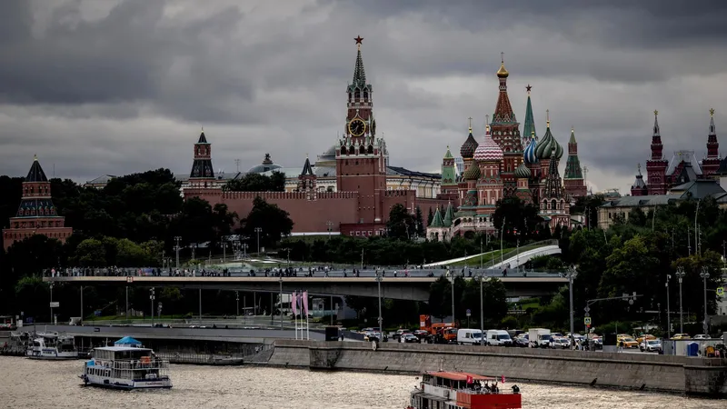 Moscú mantiene abierta la posibilidad de una solución pacífica al conflicto ucraniano, indica el Kremlin