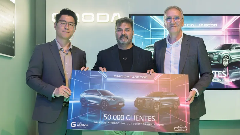 De desconocidas a conquistar a 50.000 españoles en tiempo récord: estas marcas chinas anuncian su próximo golpe híbrido y eléctrico