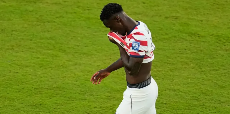 FIFA en alerta por ola de racismo y ataques en redes durante el Mundial...