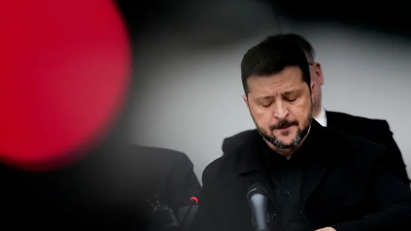 Tras Polonia, Chequia plantea retirar a Zelenski los galardones estatales