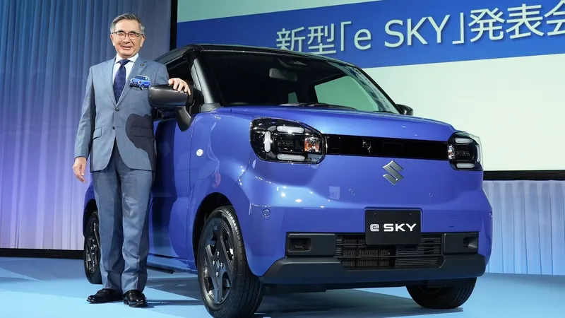 310 km de autonomía por 12.000 €: Suzuki entra en la batalla del coche eléctrico pequeño y 'barato' ante la oleada china