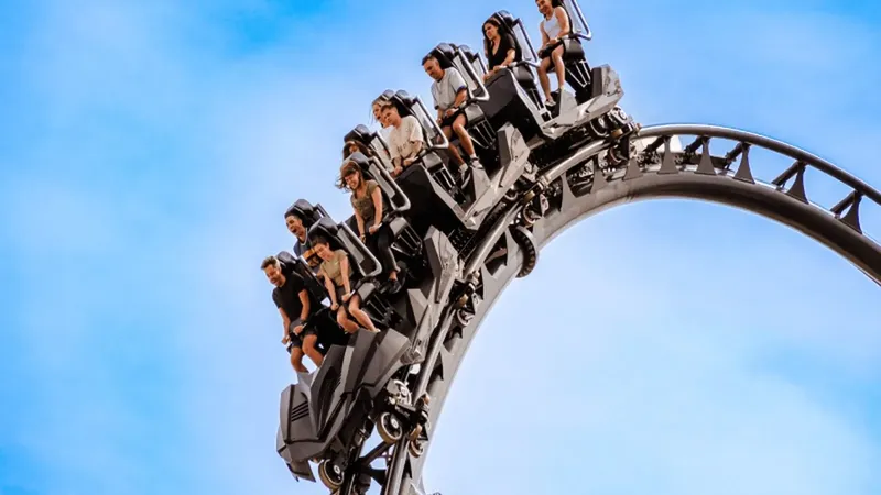 Parque Warner pone en marcha Batman Gotham City Escape con hasta 60 minutos de espera: «El visitante debe poder subir y bajar del tren»