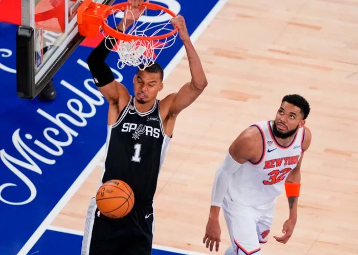 Los Knicks buscan tomar ventaja 3-1 sobre los Spurs en el Juego 4 de...