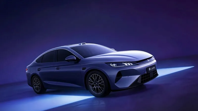 Tras vender 387.315 unidades en un año, BYD presenta la 3ª generación de su mejor híbrido con 2.000 km de autonomía