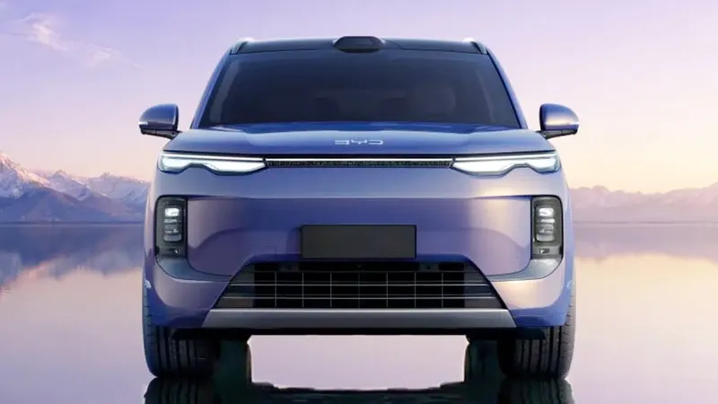 Batería de 810 kg para 900 km de autonomía: BYD hace oficial su nuevo SUV eléctrico que podría llegar a Europa