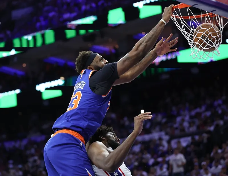 Sacramento persigue a Mitchell Robinson