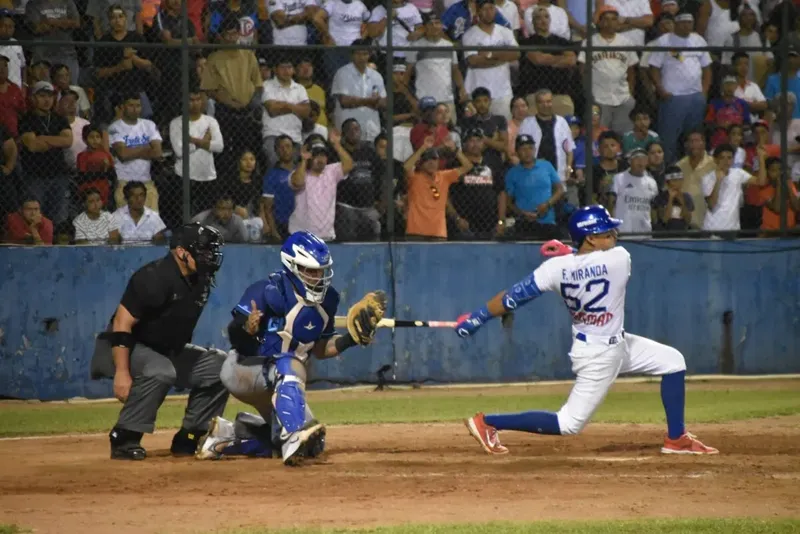 Debuta Bryan en finales y Crawford salva su primer juego en etapa final