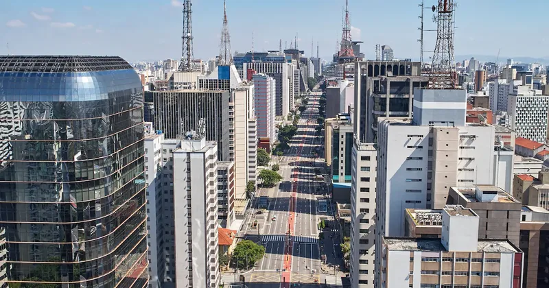 Riqueza financiera de América Latina se disparó a uno de los mayores ritmos del mundo en 2025