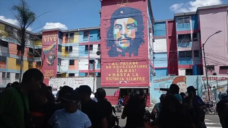 Recuerdan al comandante Chávez en su aniversario 72