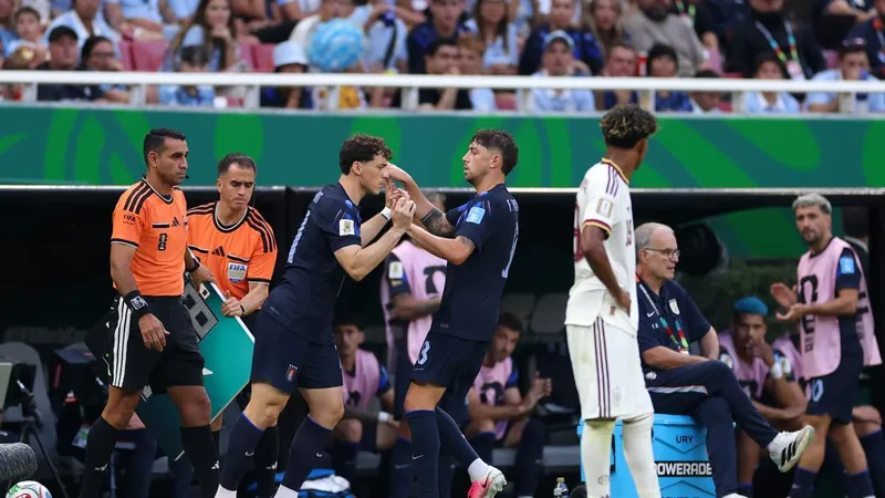 Vaya enfado de Valverde al ser sustituido por Bielsa