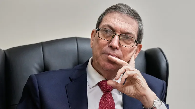"¿No sería más humanitario levantar el ilegal cerco energético?": Cuba critica supuesta ayuda humanitaria de EE.UU.