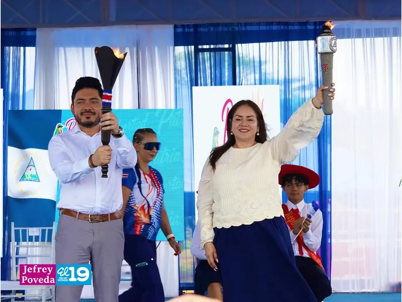 Nicaragua entrega la Antorcha Centroamericana a Costa Rica