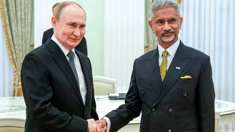 Rusia e India afianzan alianza estratégica