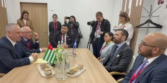 Laureano Ortega sostiene encuentro clave con el presidente de Abjasia en San Petersburgo