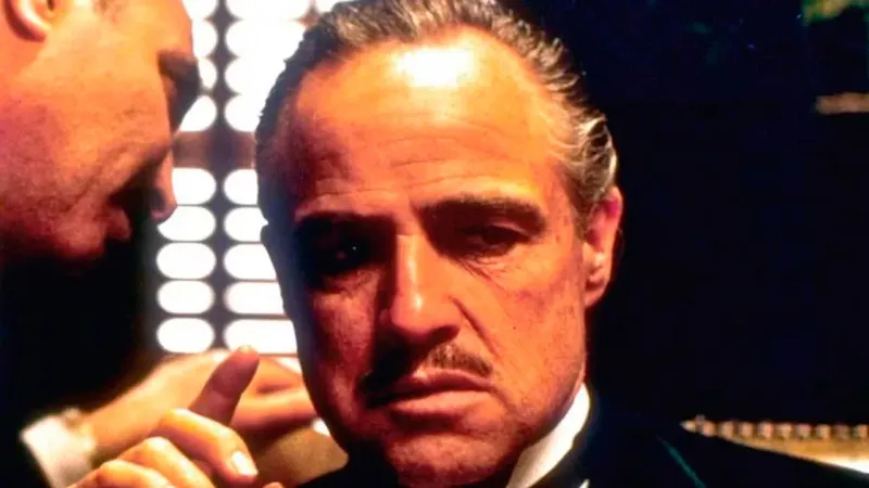 Marlon Brando nunca perdonó a Burt Reynolds: "Es el epítome de todo lo repugnante del actor"