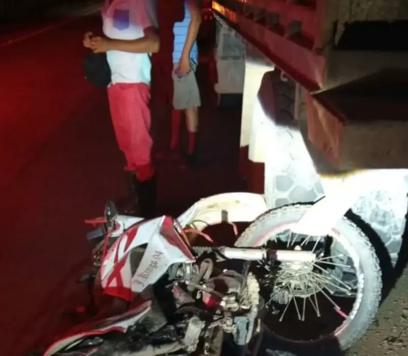 Motociclista muere a impactar contra camión en la carretera Rosita – Bonanza
