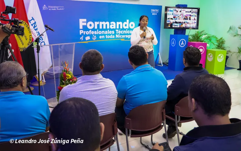 Fortalecen la educación técnica con Jornada de Investigación