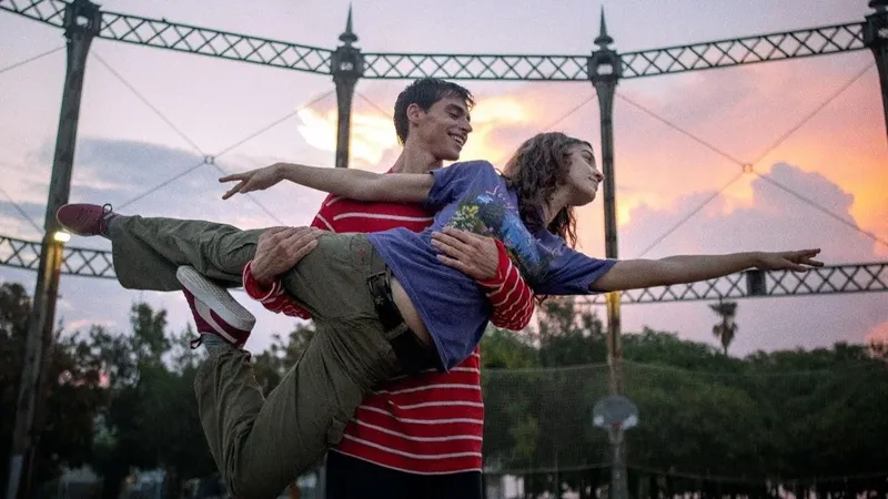 A punto de llegar a cines la apuesta cinematográfica para conquistar a una generación de espectadores: 'A fuego', el debut de Ruslana
