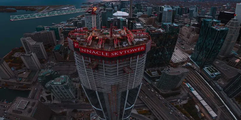 Gigante de acero y cristal: Canadá construye el rascacielos más alto de su historia