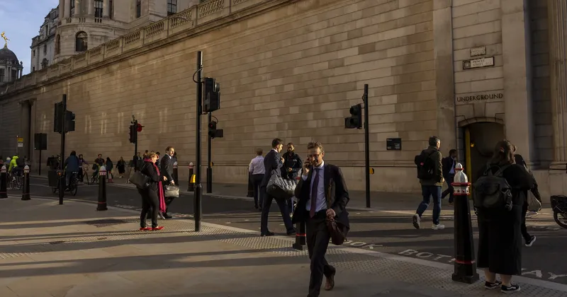 Banco de Inglaterra mantiene tasas en 3,75% mientras evalúa riesgos de inflación y energía