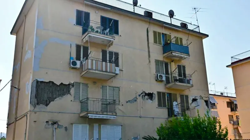 Terremoto de magnitud 4.7 deja 21 heridos en Nápoles