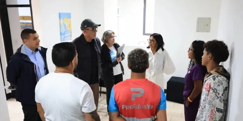 Venezuela entrega las primeras 240 viviendas a familias afectadas por los sismos