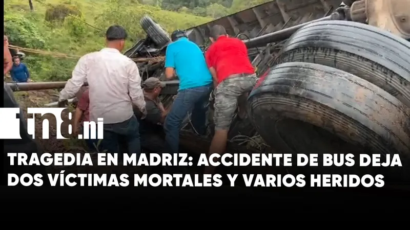 Vuelco de bus deja dos personas fallecidas y varios heridos en San Juan del...