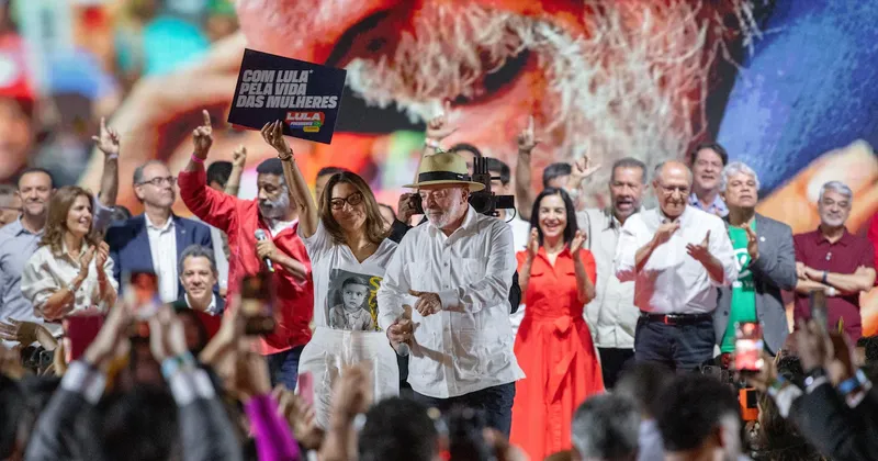 Lula reduce su ventaja sobre Flávio Bolsonaro rumbo a las elecciones, según nueva encuesta