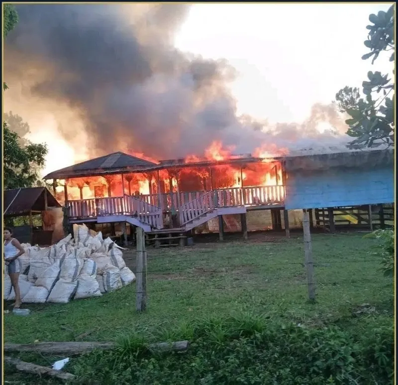 Vecinos rescatan a dos niños de incendio en Bilwi, Caribe Norte