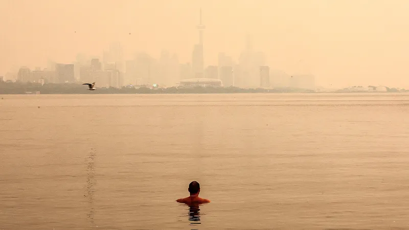 “Inaceptables”: Provincia canadiense responde a las amenazas de Trump por incendios forestales