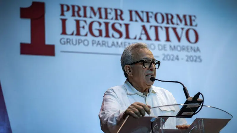 Gobernador mexicano investigado por EEUU pide licencia a un día de volver al cargo