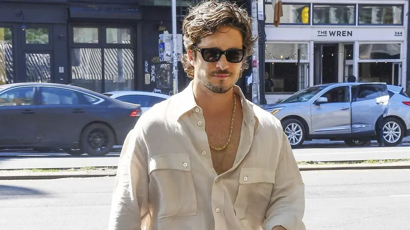 Diego Boneta sorprende con el accesorio que redefine el estilo masculino en 2026