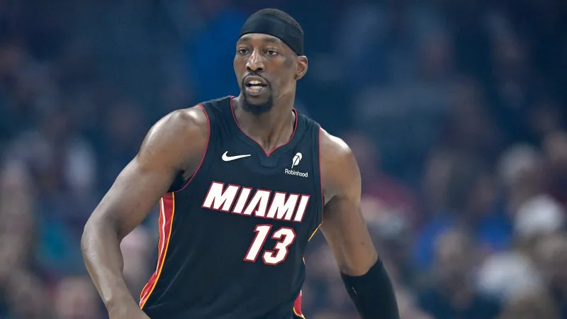 La NBA deja sin castigo a Adebayo y Herro