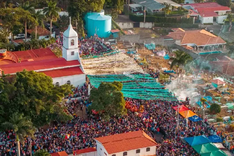 Santo Domingo regresa a Las Sierritas y cierra con fe sus fiestas tradicionales