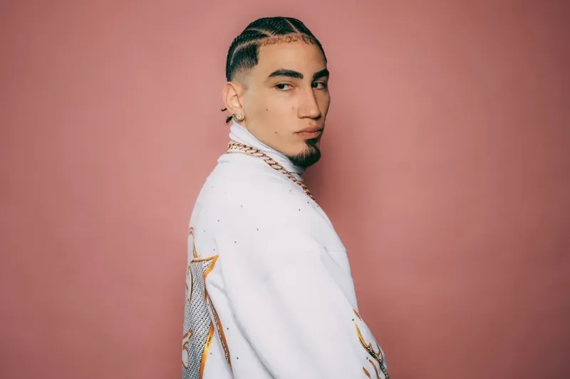 Omar Courtz logra su primer No. 1 en Latin Airplay con ‘KOKO’: ‘Significa mucho para mí’