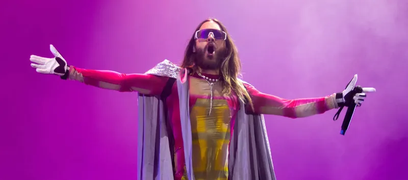Jared Leto enfrenta críticas de exempleados tras acusaciones presentadas en documental