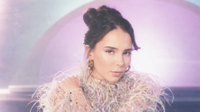 Majo Aguilar lanza 'Almohada' y Yuridia estrena 'Bajón Emocional'