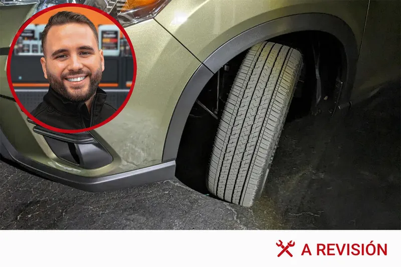 Juan José Ebenezer, mecánico: “no hay que dejar el coche aparcado con las ruedas giradas porque puedes hacer que termine en el taller”