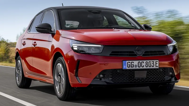 El Opel Corsa eléctrico quiere demostrar que un coche pequeño puede resolver toda tu semana con sus 405 km de autonomía