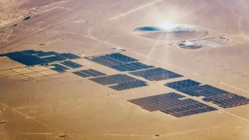 Un panel solar no necesita ver el sol para generar electricidad: hasta en un día nublado sigue funcionando, y a veces rinde mejor