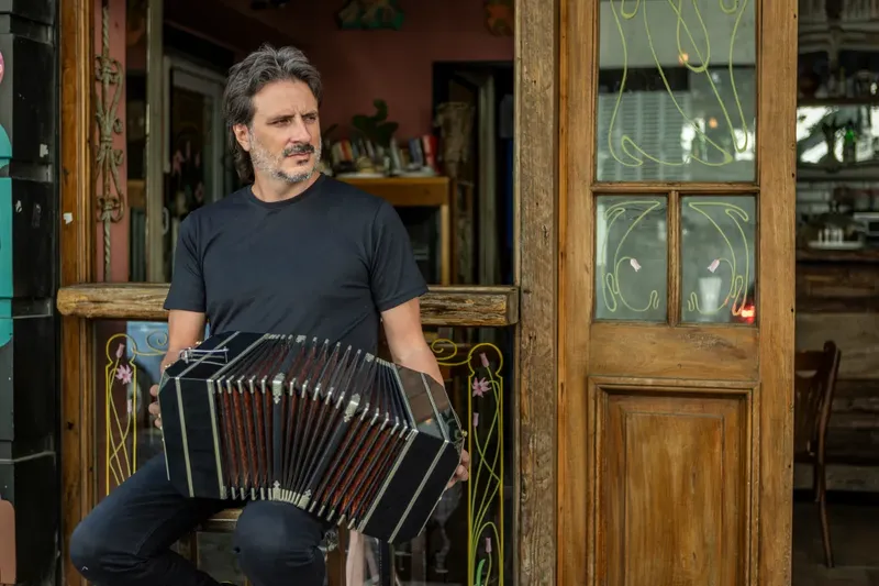 ‘Fueyerías’, de Pablo Jaurena, es un vaivén entre el pasado y el presente